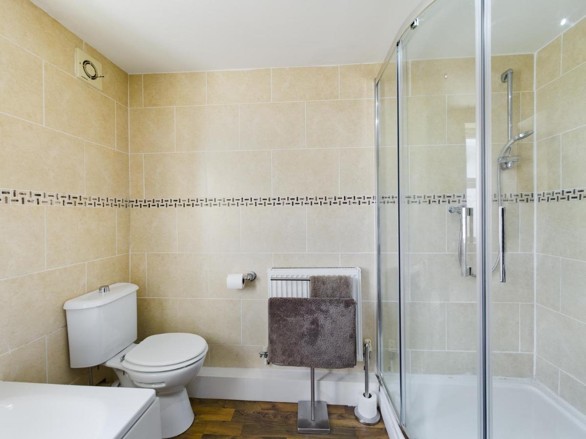 Apartment Modern 5 Bedroom House Near Lark Lane *