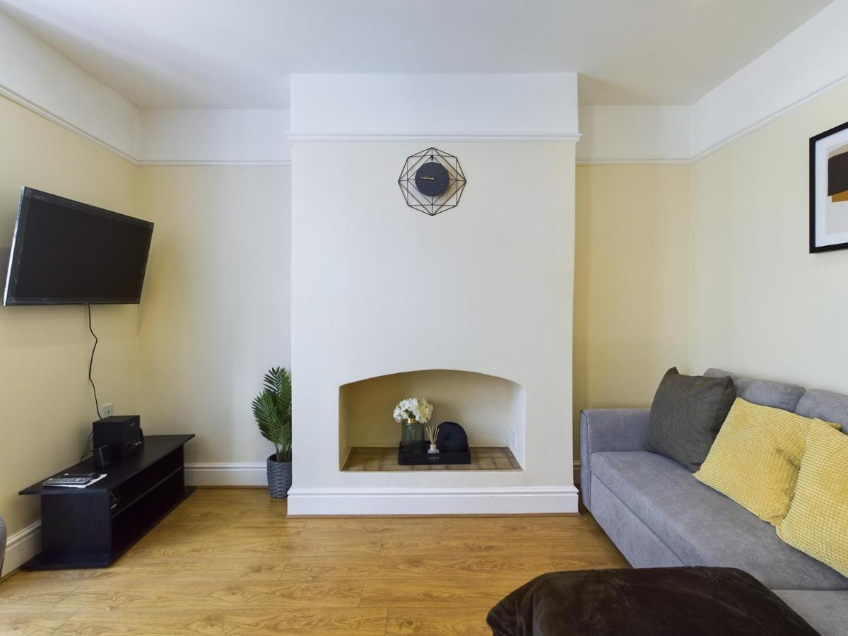 Modern 5 Bedroom House Near Lark Lane * Liverpool